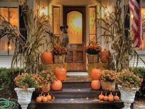 pumpkins-plant-warm-lamp-light-interior-stair-pottery-house-home-decorator-exterior-room-decorations-decorating-designer-small-halloween-inspiration-design-ideas-space-blog